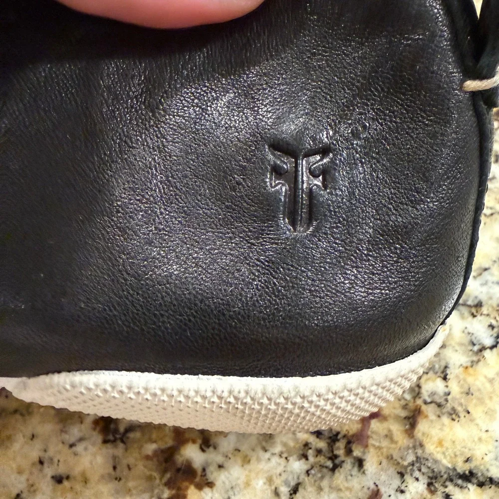 Frye Melanie Slip On Sneakers Womens 8.5 Black Leather Low Top Minimalist‎